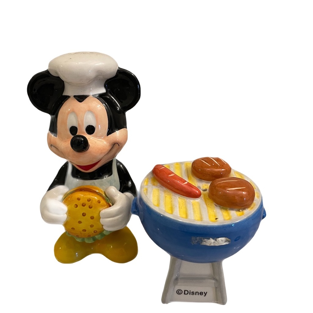 ❤️ DISNEY MICKEY MOUSE BARBECUE SALT & PEPPER SHAKER SET
